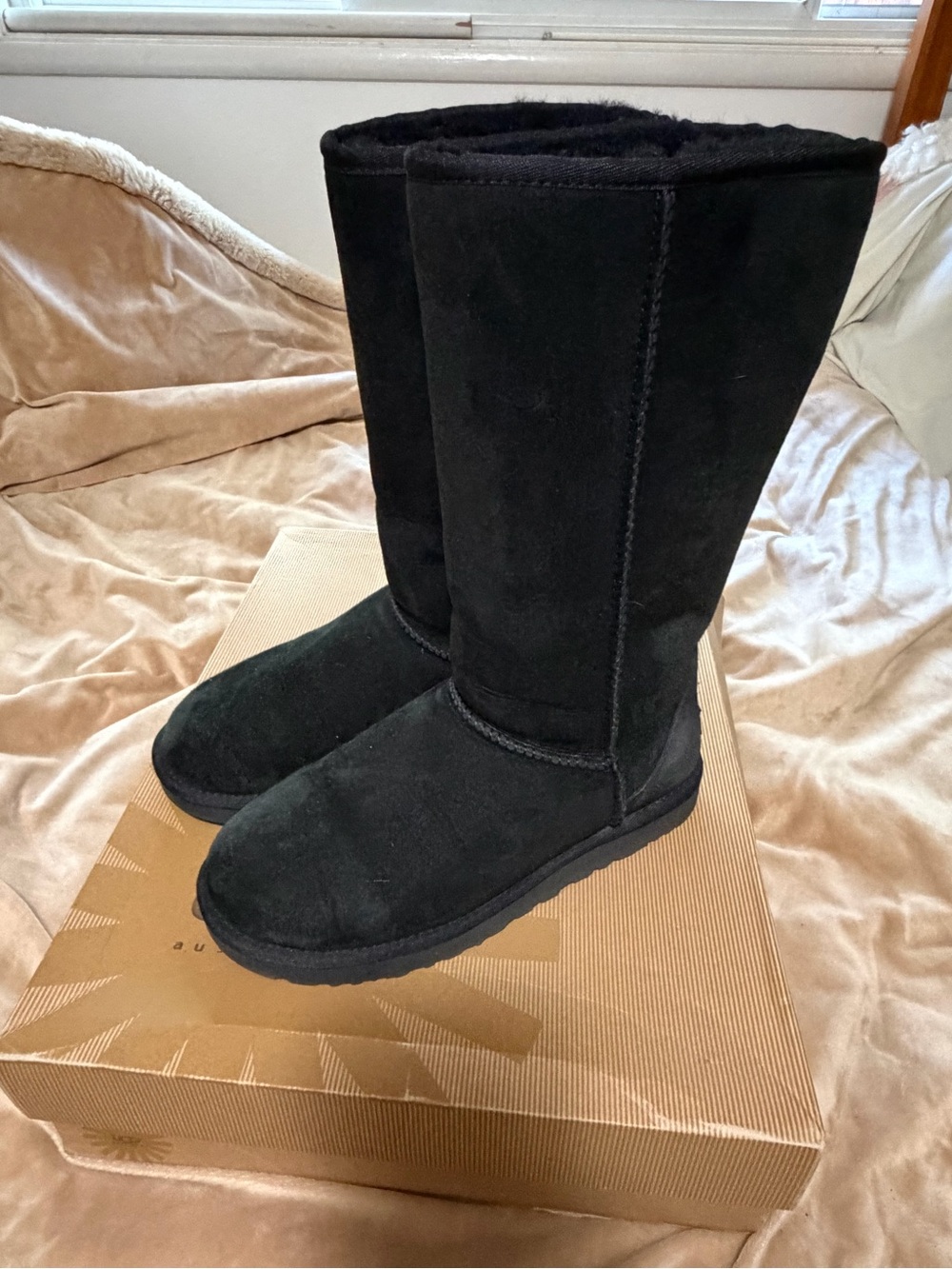 Ugg Women’s Classic Tall Black Suede Winter Boots Size 7